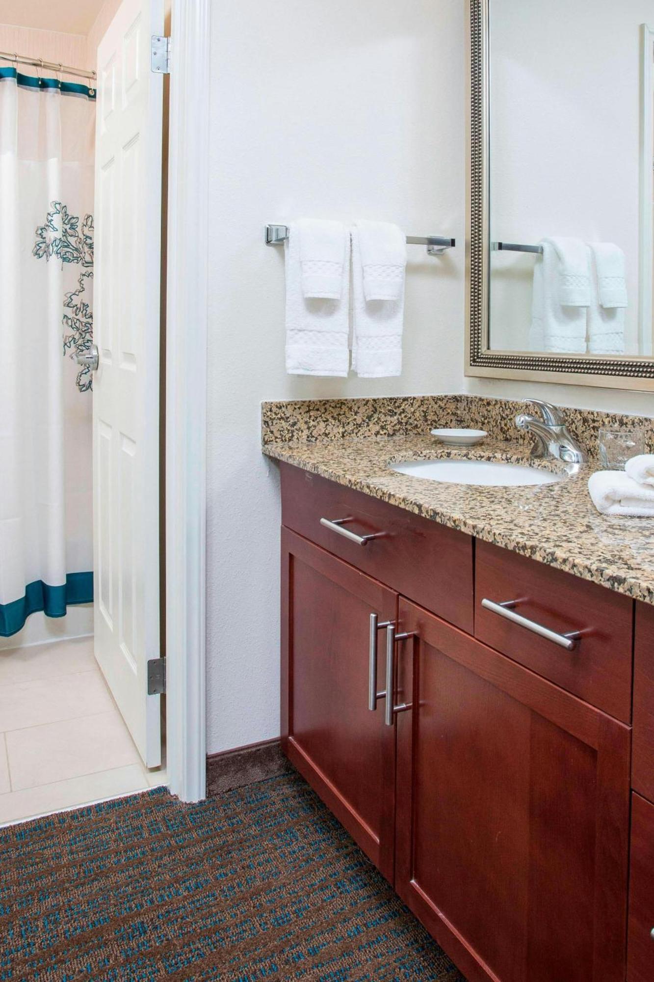 Residence Inn Топика Экстерьер фото